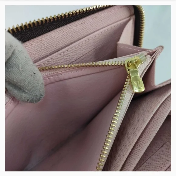 LOUIS VUITTON Dog MONOGRAM LV ZIPPY WALLET - Picture 10 of 11